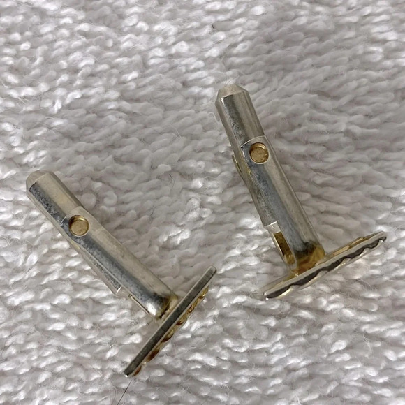 Vintage Gold Tone Metal  Rectangle Textured Cufflinks - Picture 2 of 9